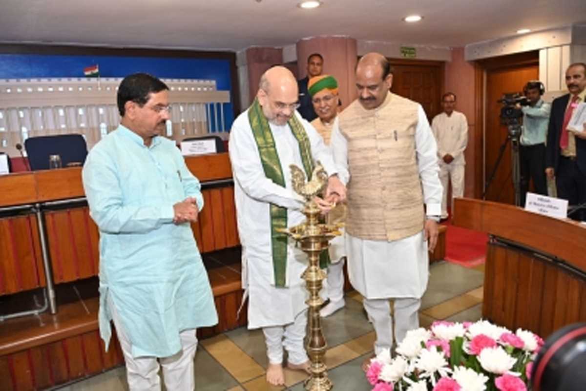 सरल और स्पष्ट शब्दों में बनाया जाना चाहिए कानून का ड्राफ्ट : अमित शाह